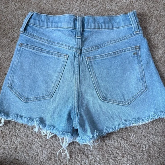 Madewell The Perfect Jean Short Destroyed Edition Distressed Shorts - Picture 3 of 3